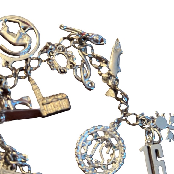 Vintage rhodium plated sterling silver 15 charm link bracelet - Picture 3 of 6